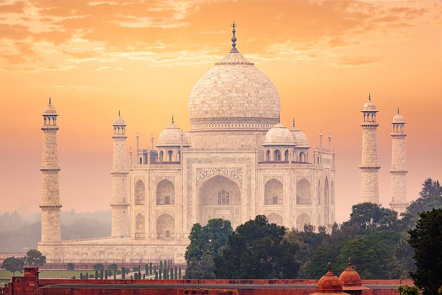 Taj Mahal hindi translation