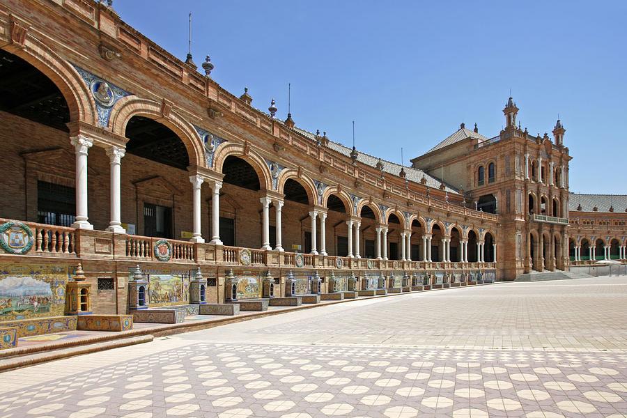 Plaza in Spain symbolizing professional Spanish translation services